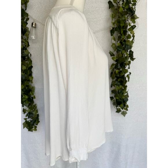 Altar'd State Oversized White Rayon Long Sleeve Half Button Up Top Women's Small - Picture 6 of 11